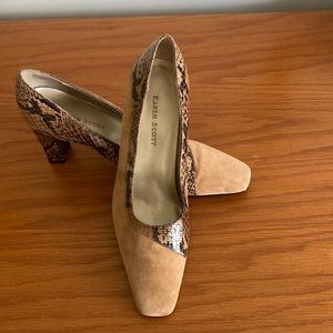 Karen Scott Lindsay 6M block 3” heels; pointed toe brown snakeskin/faux suede